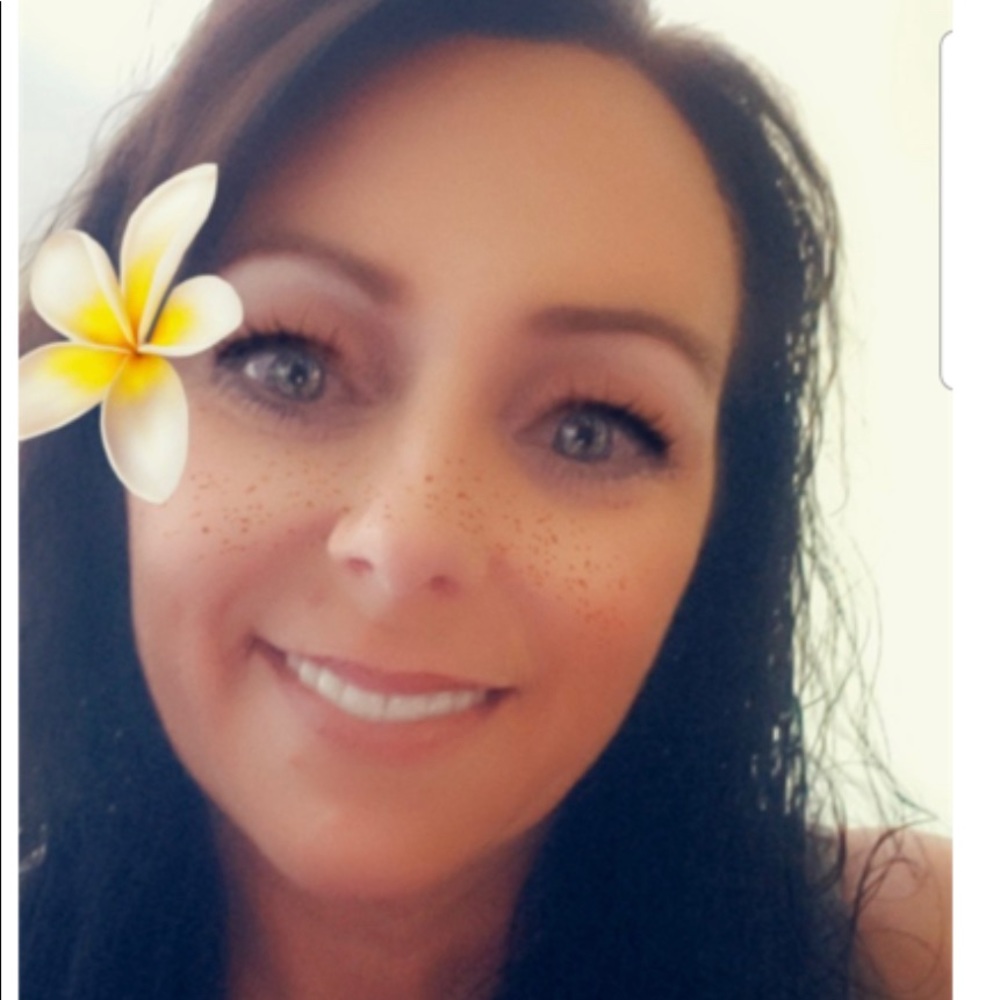 Meet your Posher, Laurie